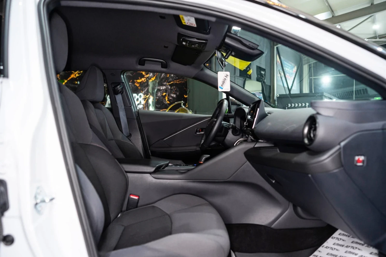 Toyota C-HR 1.8 HYBRID LED NAVI ГАРАНЦИЯ ЛИЗИНГ 100%, снимка 13 - Автомобили и джипове - 54198723