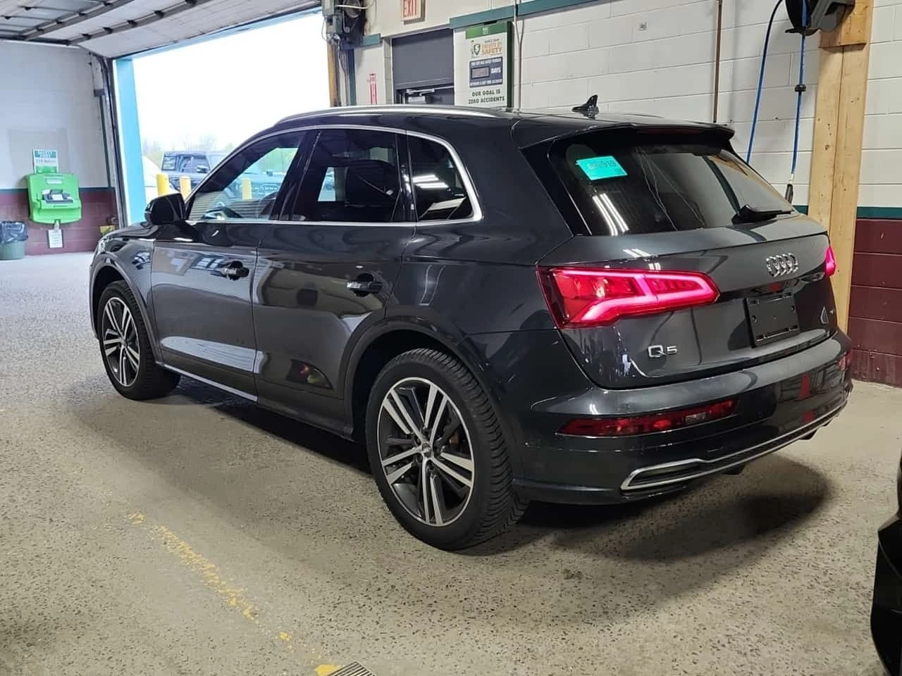 Audi Q5 * Technik * ПОДГРЕВИ * 360 * PANO * CARFAX, снимка 4 - Автомобили и джипове - 54544385