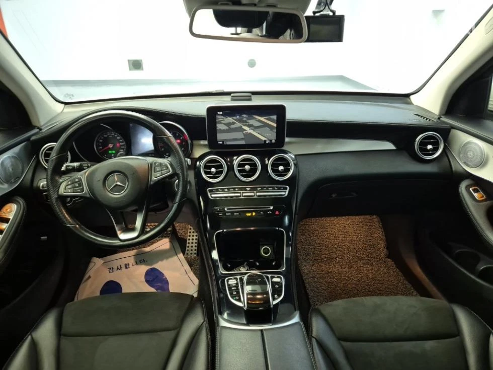 Mercedes-Benz GLC 300 4MATIC AMG LINE HEAD UP PANORAMA CAMERA BURMESTER, снимка 7 - Автомобили и джипове - 55455674