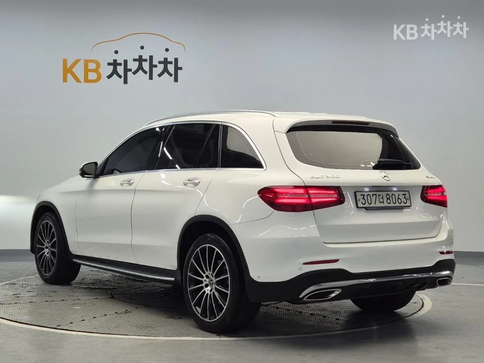 Mercedes-Benz GLC 300 4MATIC AMG LINE HEAD UP PANORAMA CAMERA BURMESTER, снимка 4 - Автомобили и джипове - 55455674