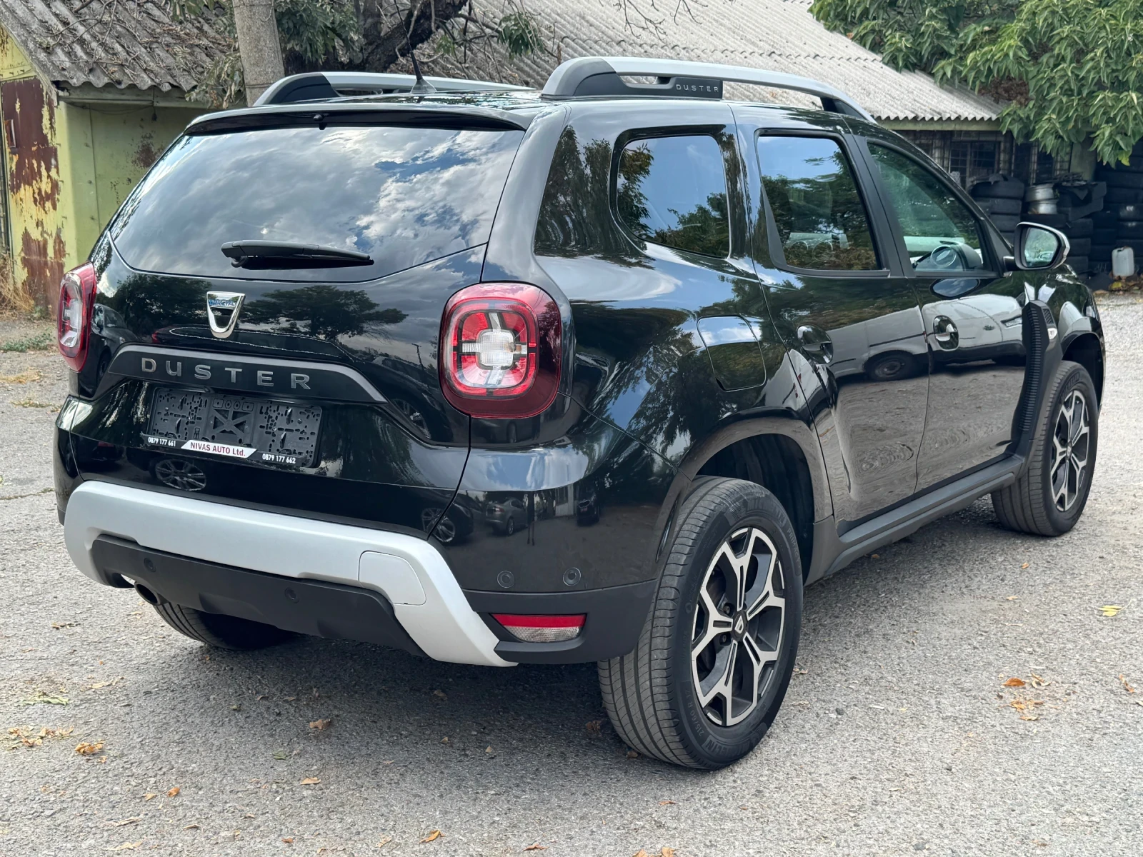 Dacia Duster 1.6i Фабричен Газ! Нави!, снимка 6 - Автомобили и джипове - 55836791