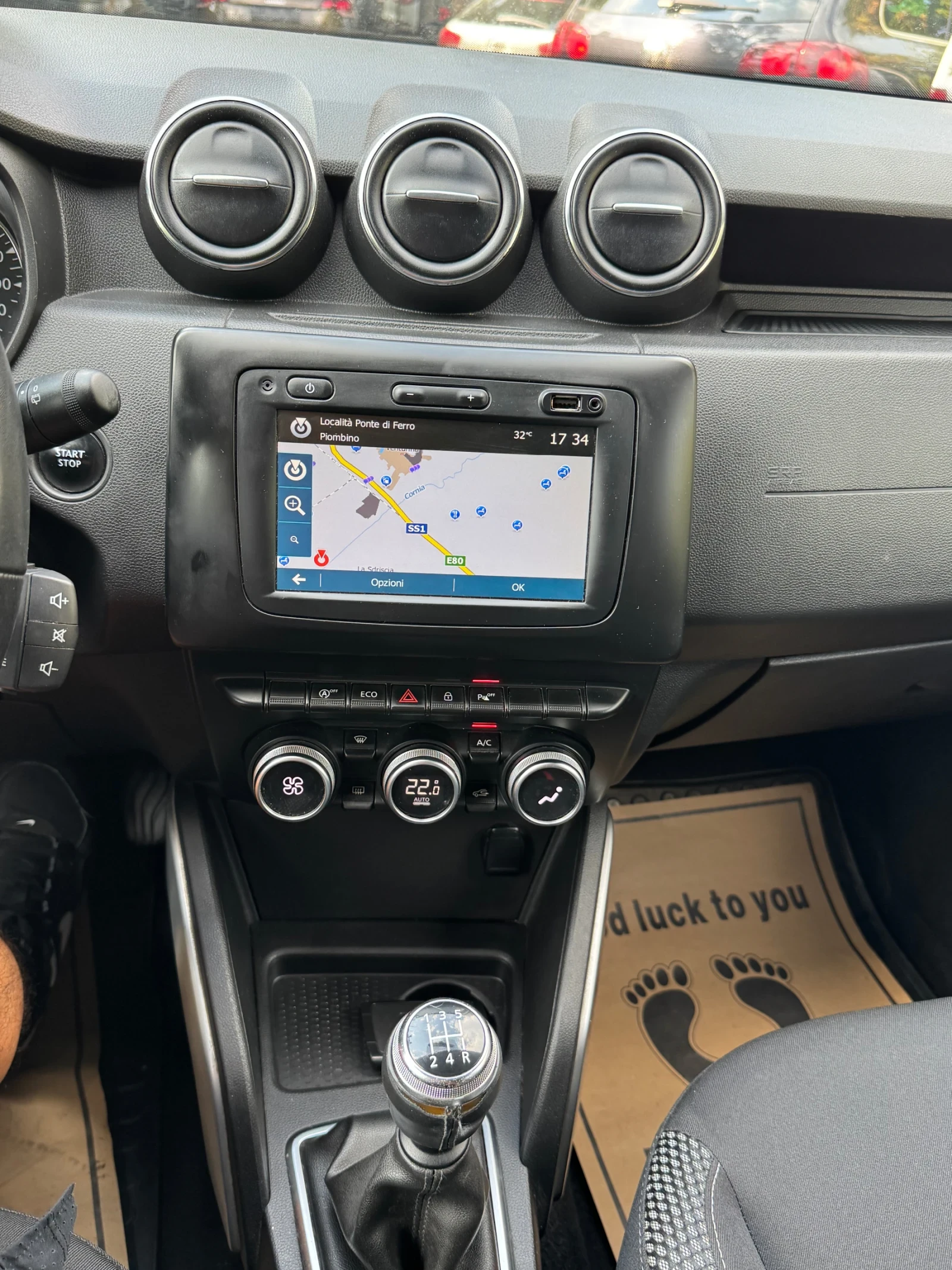 Dacia Duster 1.6i Фабричен Газ! Нави!, снимка 12 - Автомобили и джипове - 55836791