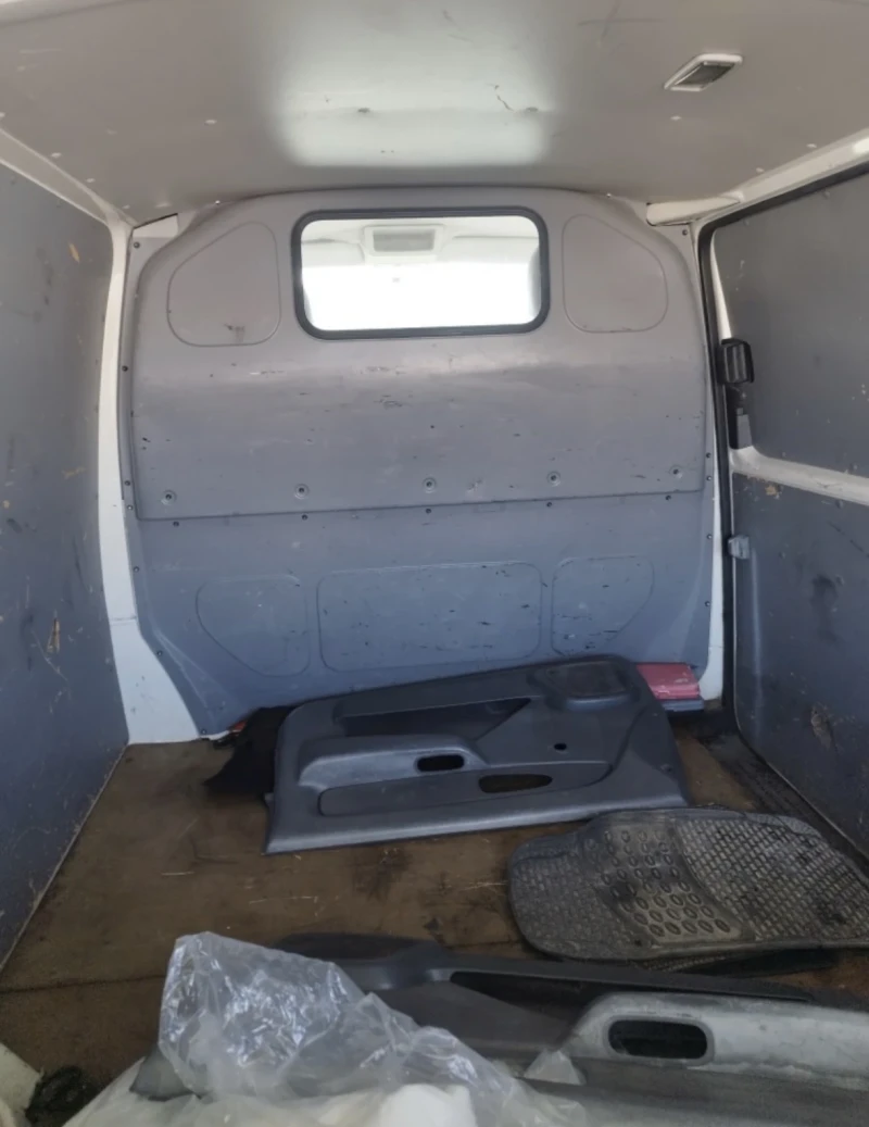 VW Transporter 1.9TDI 105hp, снимка 9 - Бусове и автобуси - 53224422