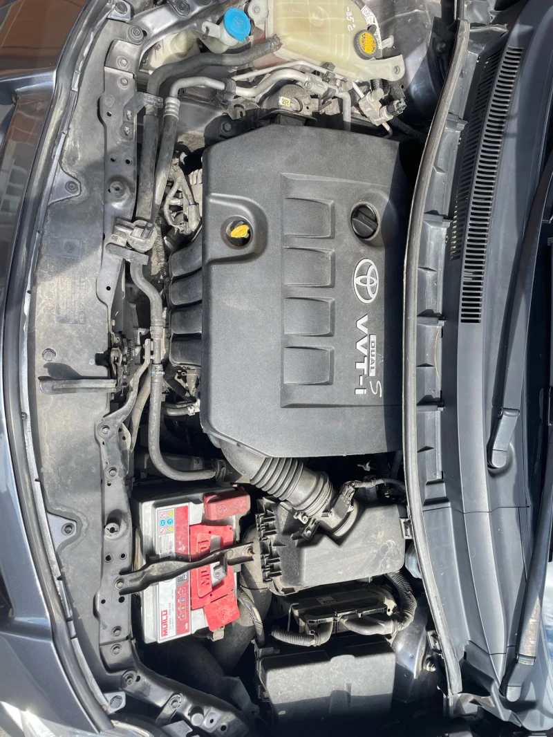 Toyota Auris 1.6 VVTI, снимка 7 - Автомобили и джипове - 47584735