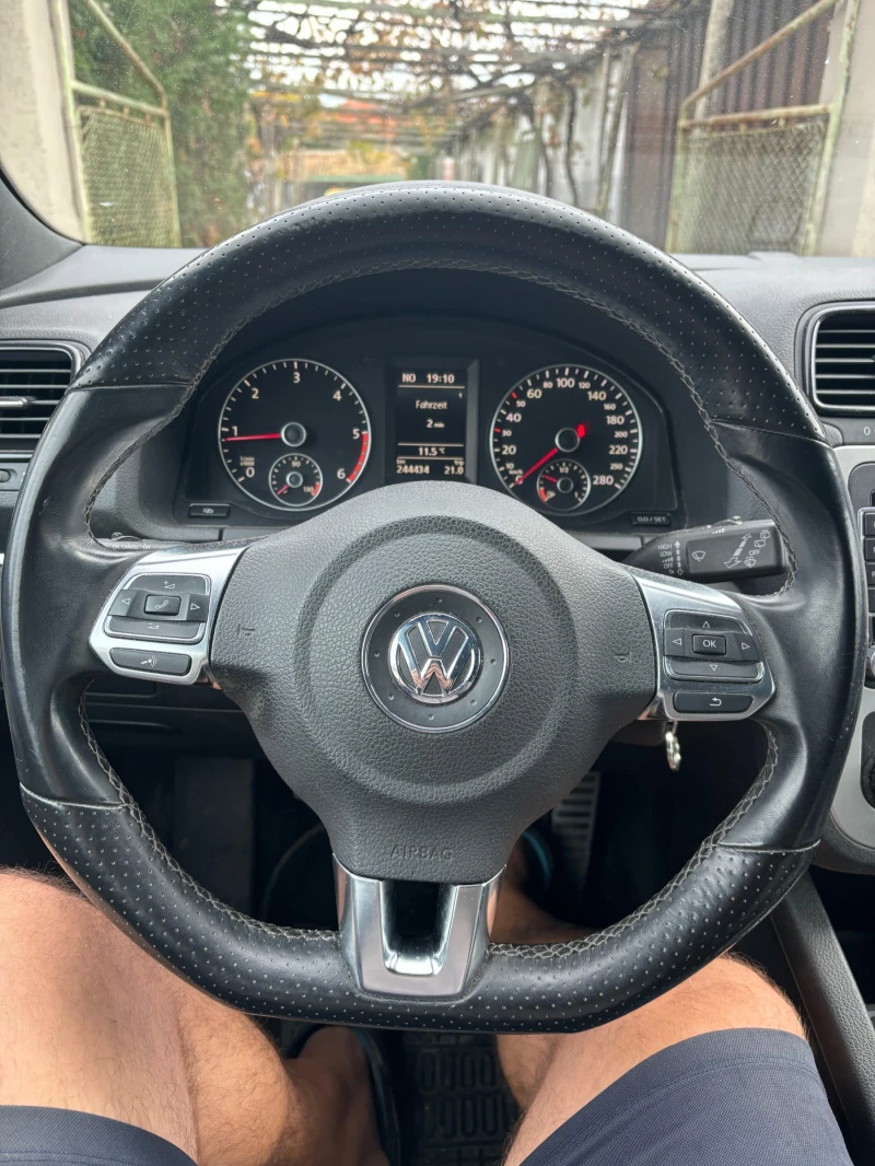 VW Scirocco 2.0 TDI, снимка 7 - Автомобили и джипове - 47603096