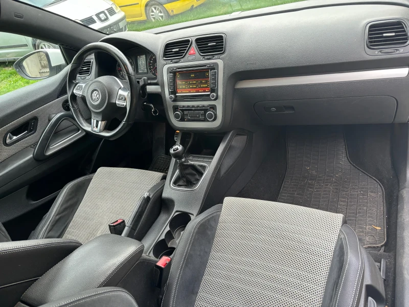 VW Scirocco 2.0 TDI, снимка 6 - Автомобили и джипове - 47603096