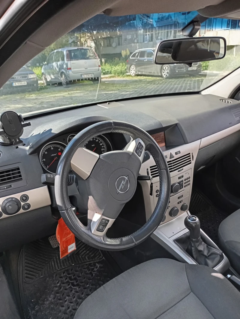 Opel Astra 1.7 cdti, снимка 8 - Автомобили и джипове - 47988048