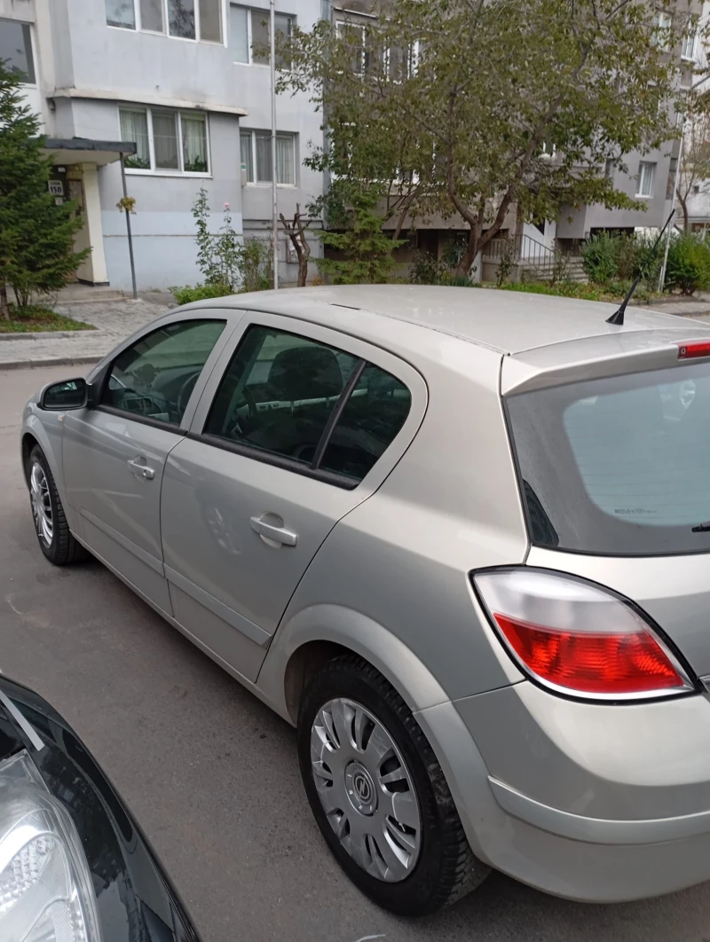 Opel Astra 1.7 cdti, снимка 2 - Автомобили и джипове - 47988048