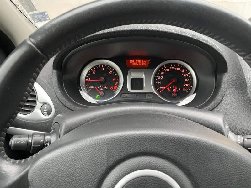 Renault Clio 1.5 dCi, снимка 7 - Автомобили и джипове - 48436457