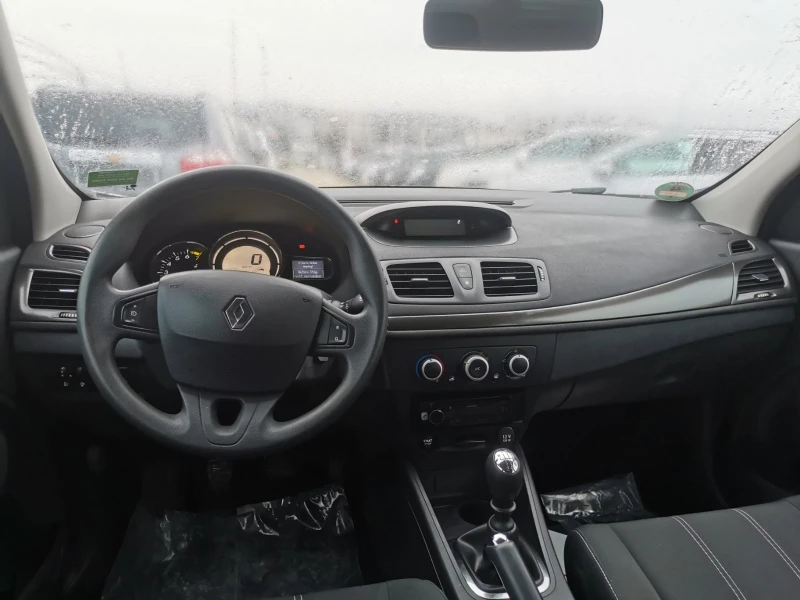 Renault Megane 1.2 TCE, снимка 9 - Автомобили и джипове - 48645457