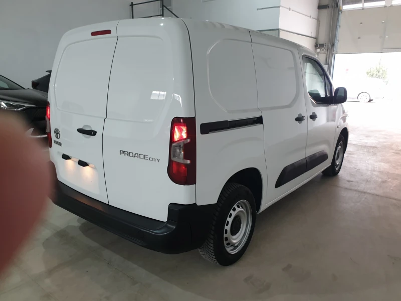Toyota Proace City 1, 5 D-4D / 2020 / 60 616км, снимка 14 - Автомобили и джипове - 49762226