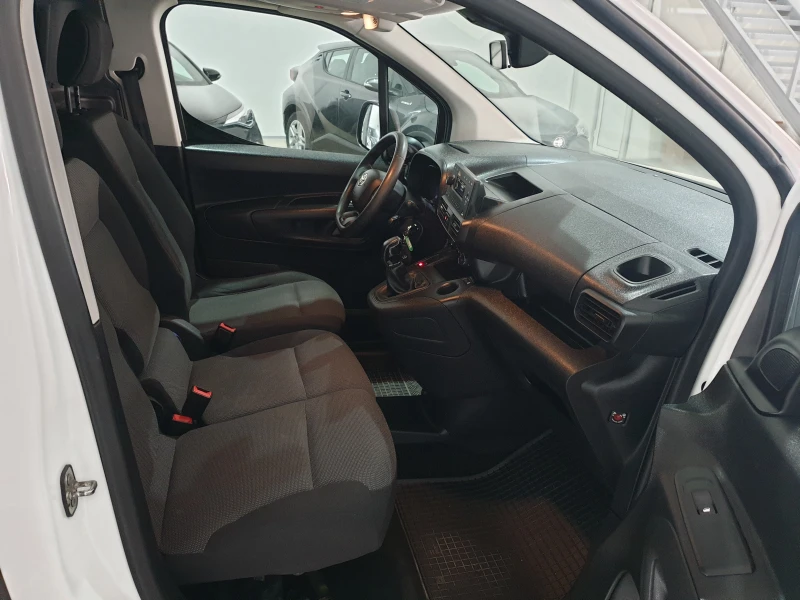 Toyota Proace City 1, 5 D-4D / 2020 / 60 616км, снимка 12 - Автомобили и джипове - 49762226