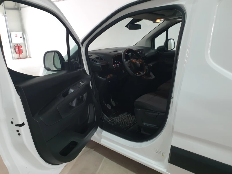 Toyota Proace City 1, 5 D-4D / 2020 / 60 616км, снимка 5 - Автомобили и джипове - 49762226