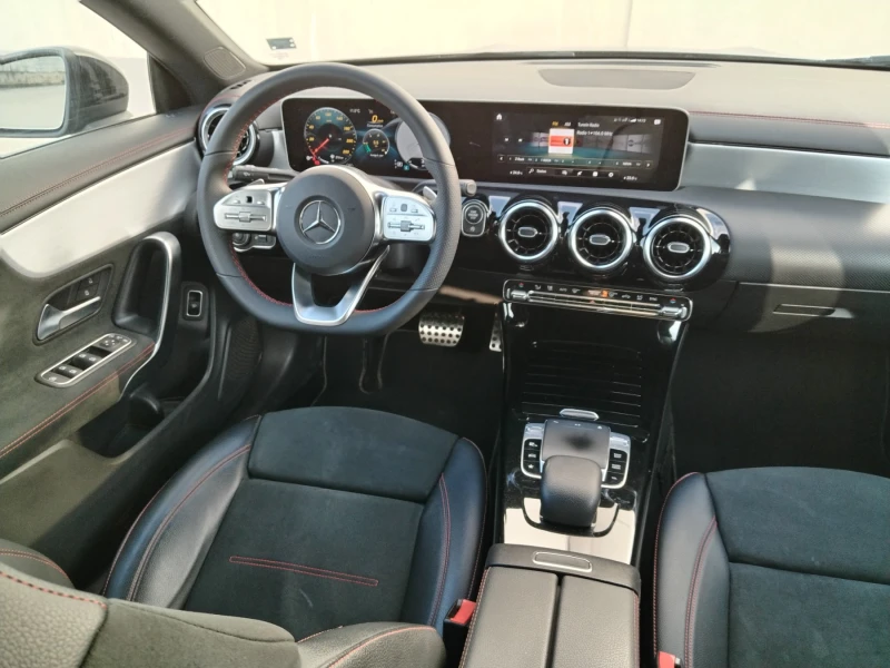 Mercedes-Benz CLA 180 D, снимка 10 - Автомобили и джипове - 52887426