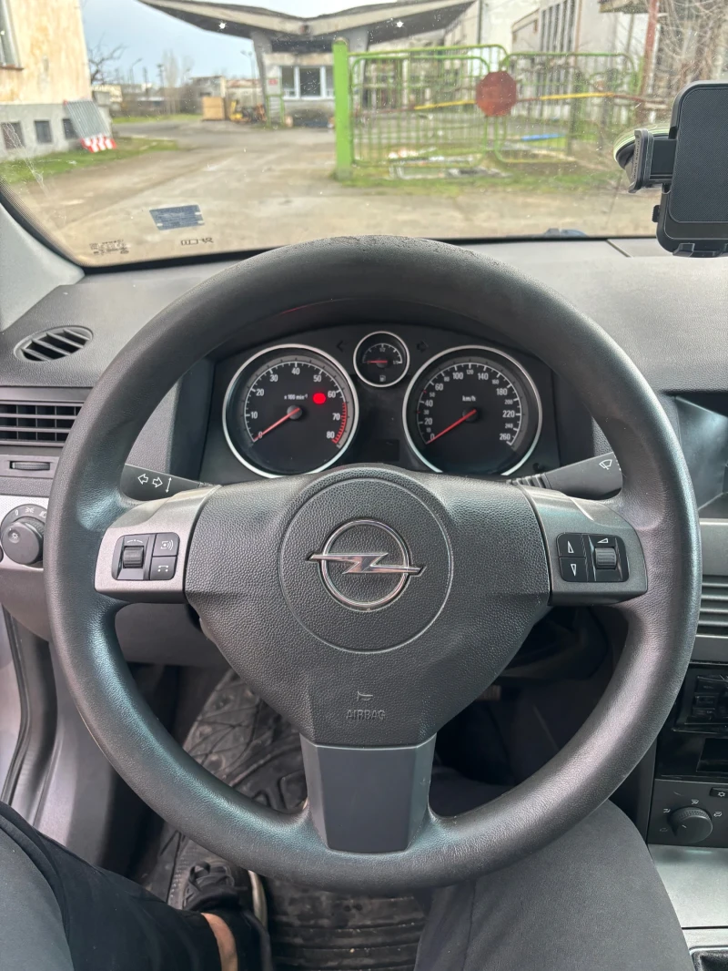 Opel Astra 1.6, снимка 11 - Автомобили и джипове - 53023335