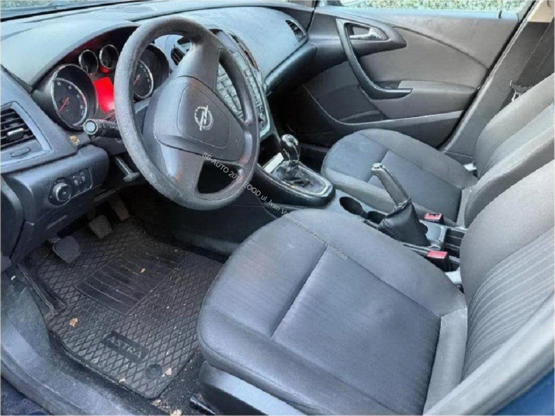 Opel Astra CDTI Германия Клима Подгрев 1-Собственик, снимка 10 - Автомобили и джипове - 53050422