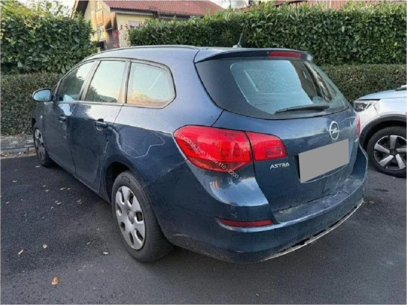 Opel Astra CDTI Германия Клима Подгрев 1-Собственик, снимка 4 - Автомобили и джипове - 53050422