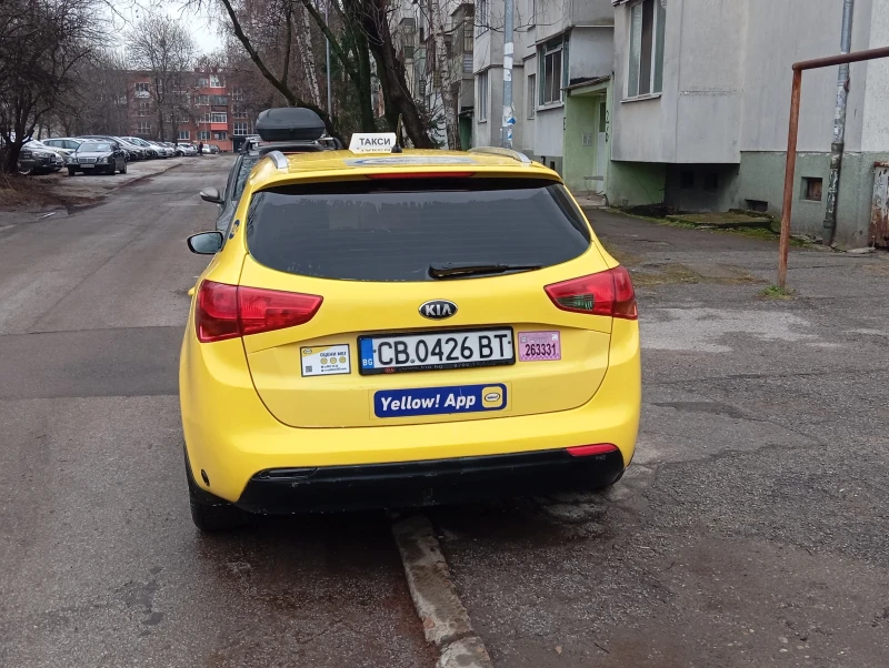 Kia Ceed 1.4 Газ, снимка 3 - Автомобили и джипове - 53287306