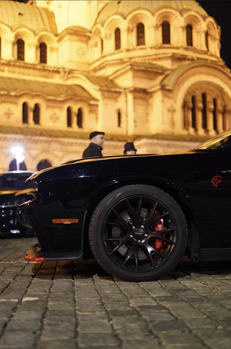 Dodge Challenger, снимка 4 - Автомобили и джипове - 53541040