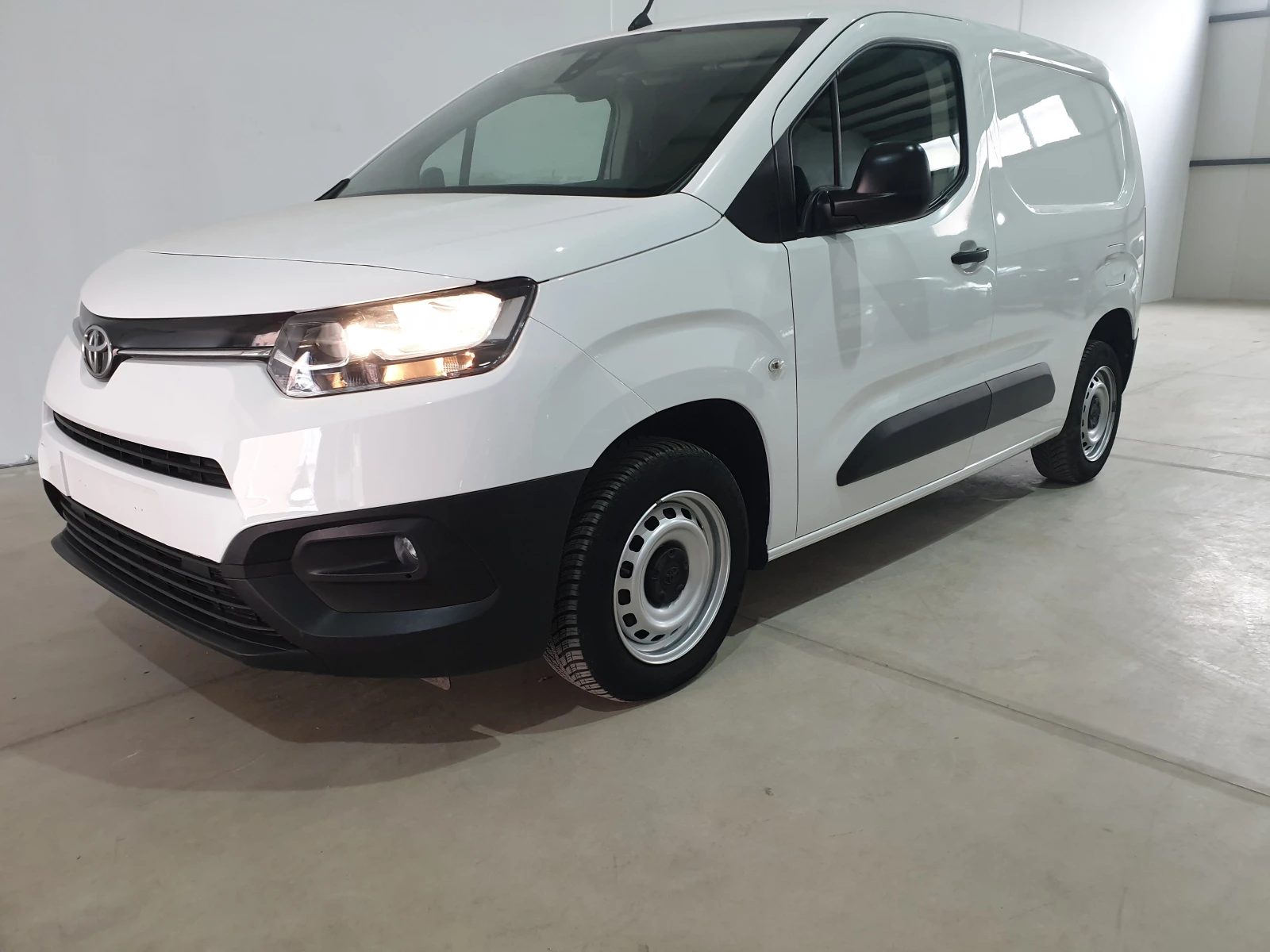Toyota Proace City 1, 5 D-4D / 2020 / 60 616км - изображение 3