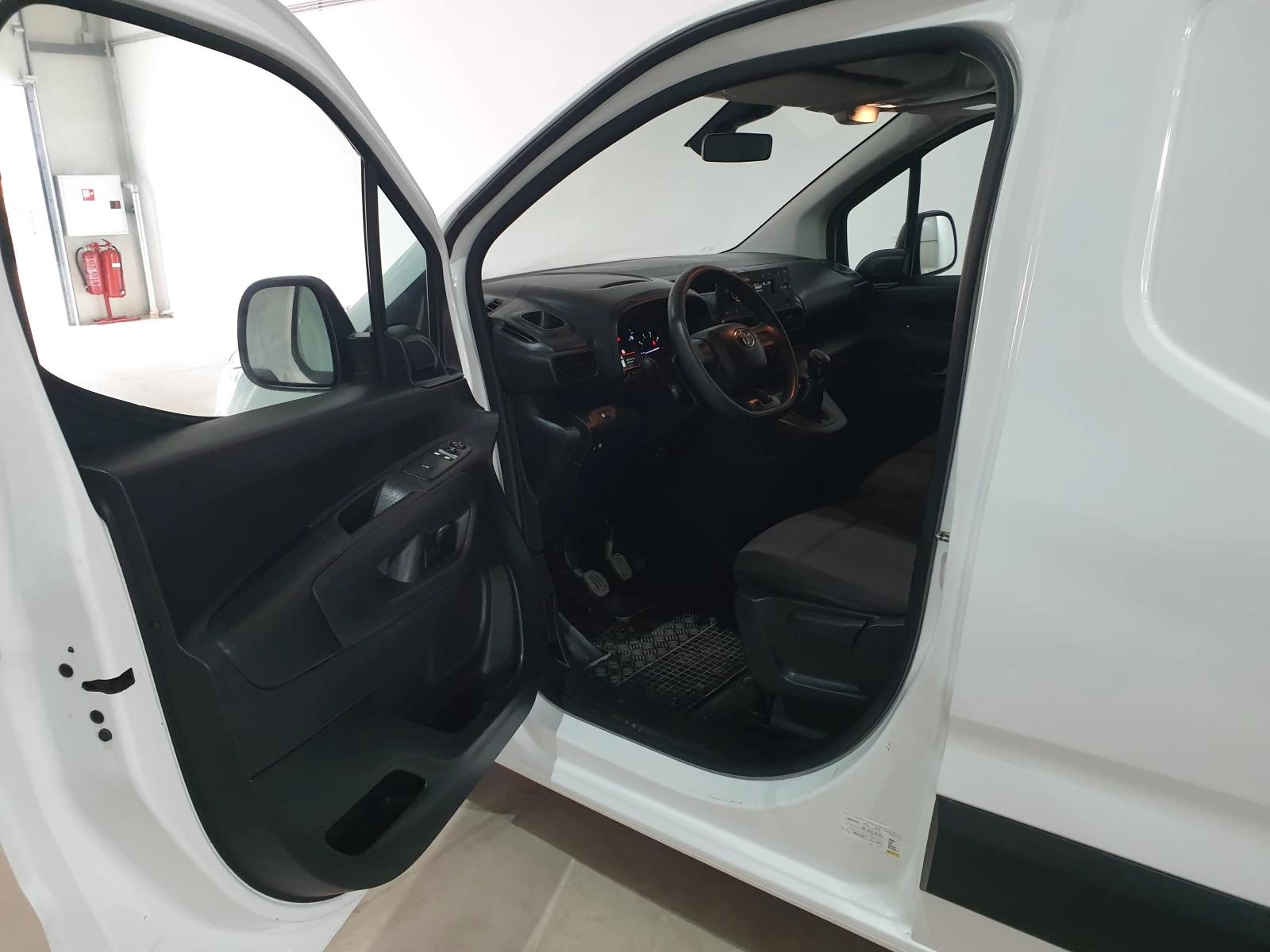 Toyota Proace City 1, 5 D-4D / 2020 / 60 616км - изображение 5