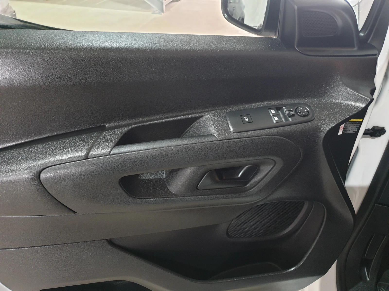 Toyota Proace City 1, 5 D-4D / 2020 / 60 616км - изображение 10
