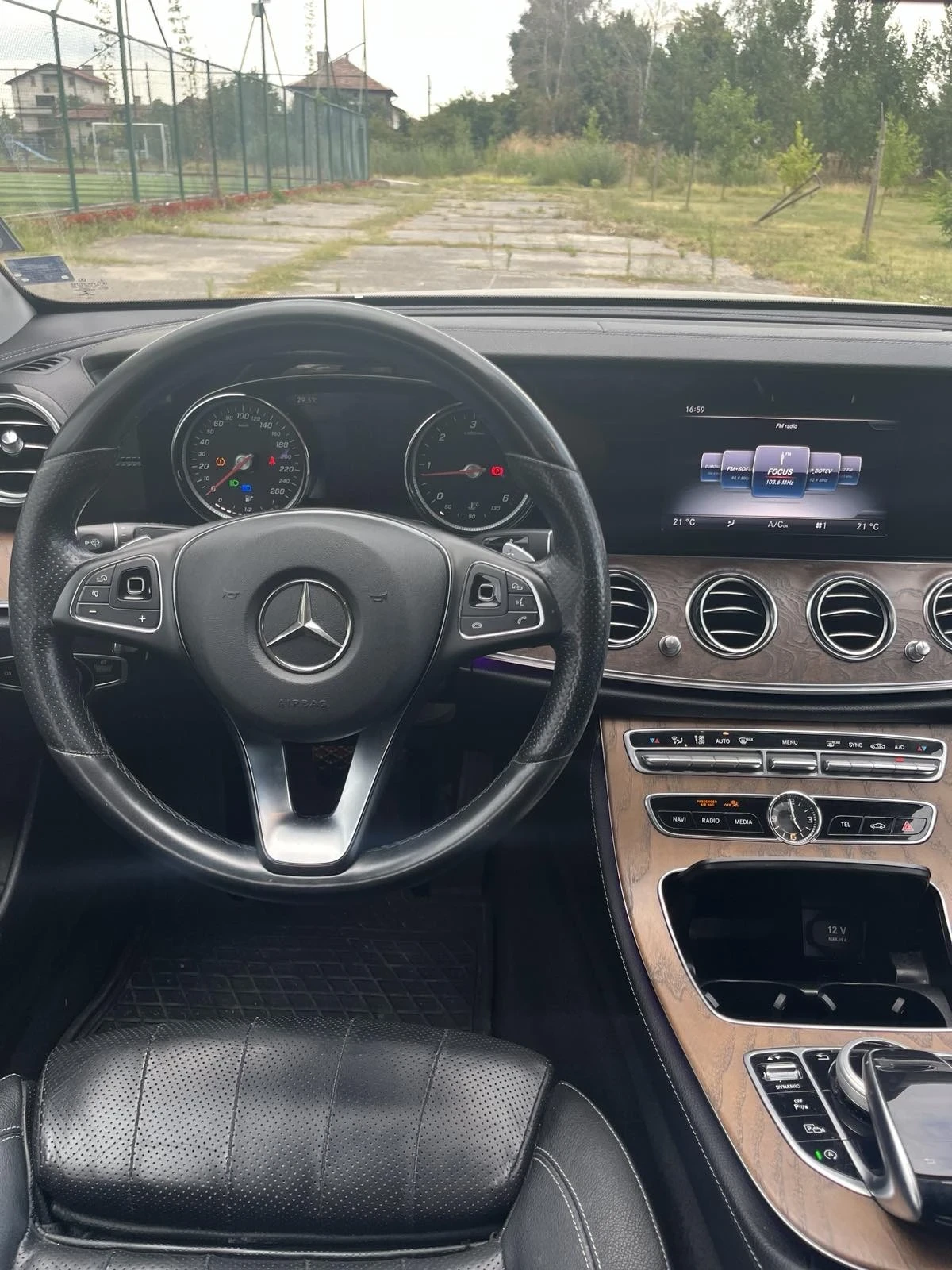 Mercedes-Benz E 220  - изображение 9