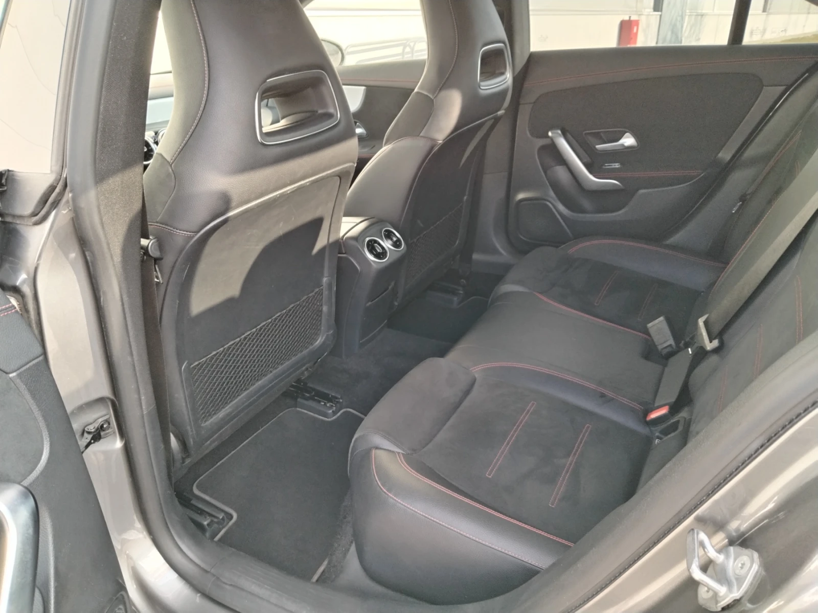 Mercedes-Benz CLA 180 D - изображение 9