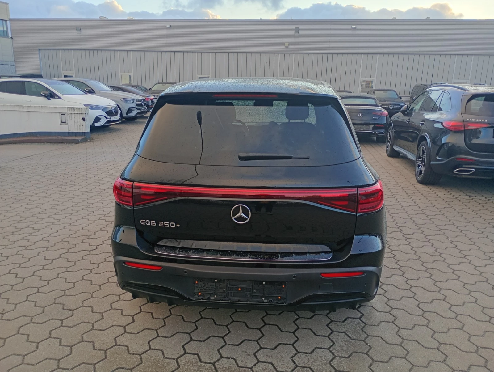 Mercedes-Benz EQB 250+ , снимка 5 - Автомобили и джипове - 54084642