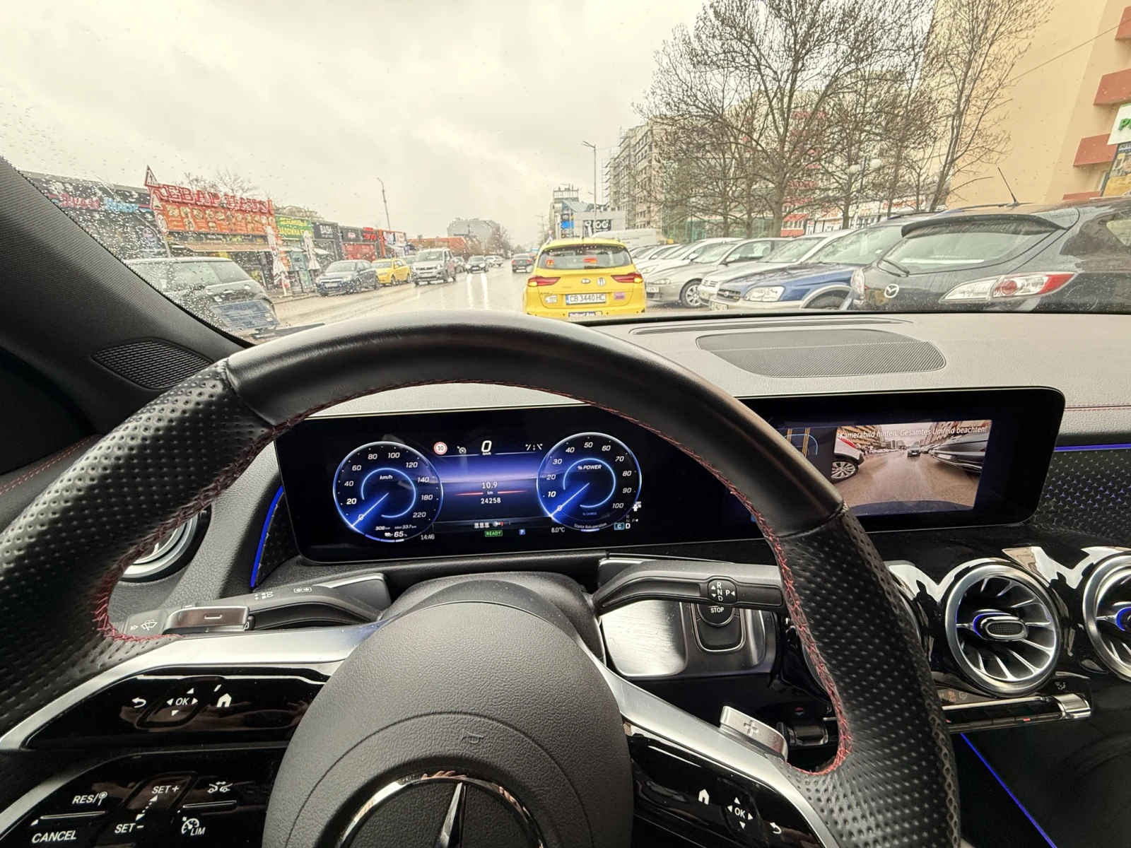 Mercedes-Benz EQB 250+ , снимка 9 - Автомобили и джипове - 54084642