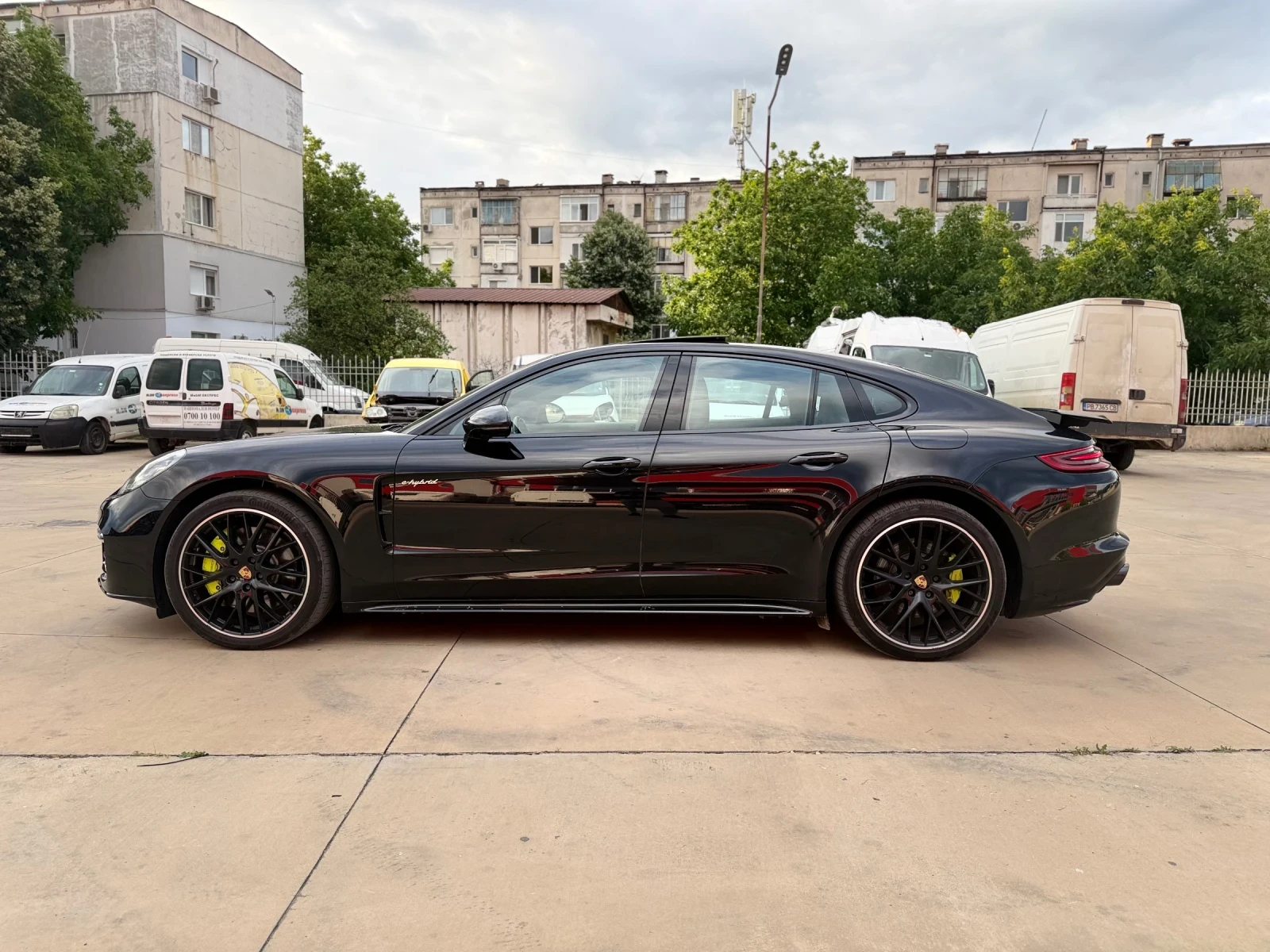 Porsche Panamera E-Hybrid* GTS* R21* Night Vision* Soft Close* , снимка 9 - Автомобили и джипове - 54877283
