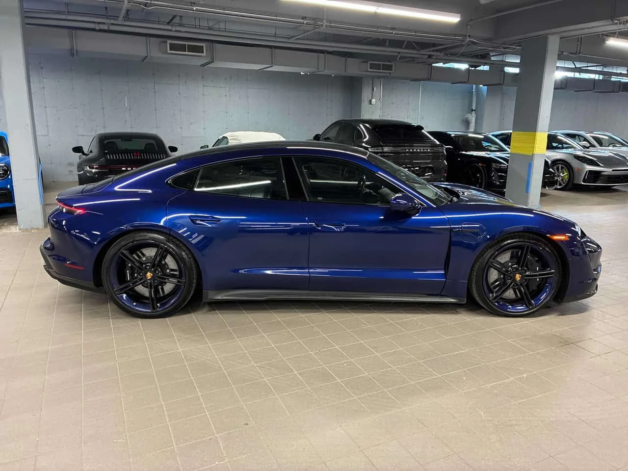Porsche Taycan * Turbo S Sedan * FULLY LOADED * ПРЕДСТАВИТЕЛСТВО, снимка 4 - Автомобили и джипове - 54906476