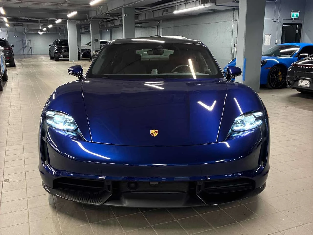 Porsche Taycan * Turbo S Sedan * FULLY LOADED * ПРЕДСТАВИТЕЛСТВО, снимка 2 - Автомобили и джипове - 54906476