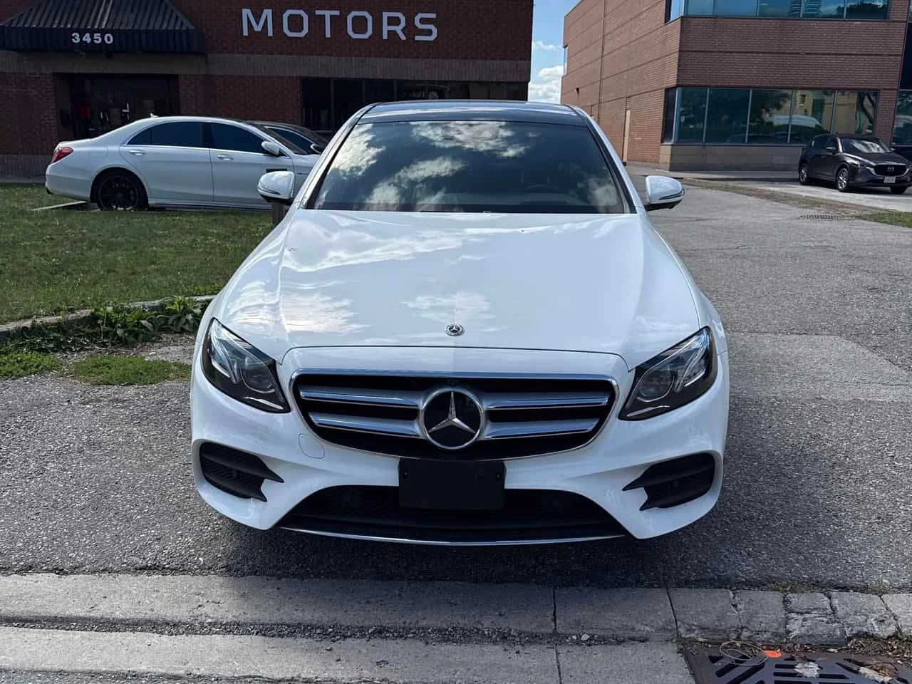 Mercedes-Benz E 350 * АВТОКРЕДИТ * ГЛАВНО ПРЕДСТАВИТЕЛСТВО, снимка 2 - Автомобили и джипове - 56186936