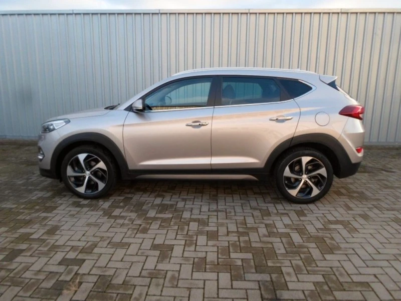 Hyundai Tucson, снимка 3 - Автомобили и джипове - 47709604