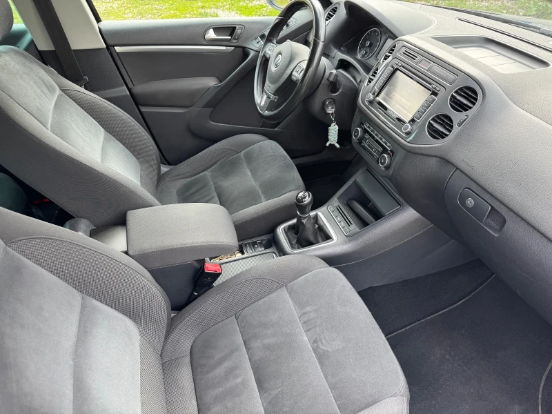 VW Tiguan 1.4TSI/FACE/4x4/NAVI/SWISS, снимка 14 - Автомобили и джипове - 50051783