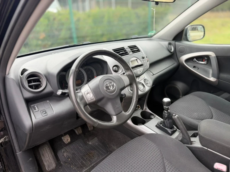 Toyota Rav4 2.2д4д, снимка 11 - Автомобили и джипове - 52621699