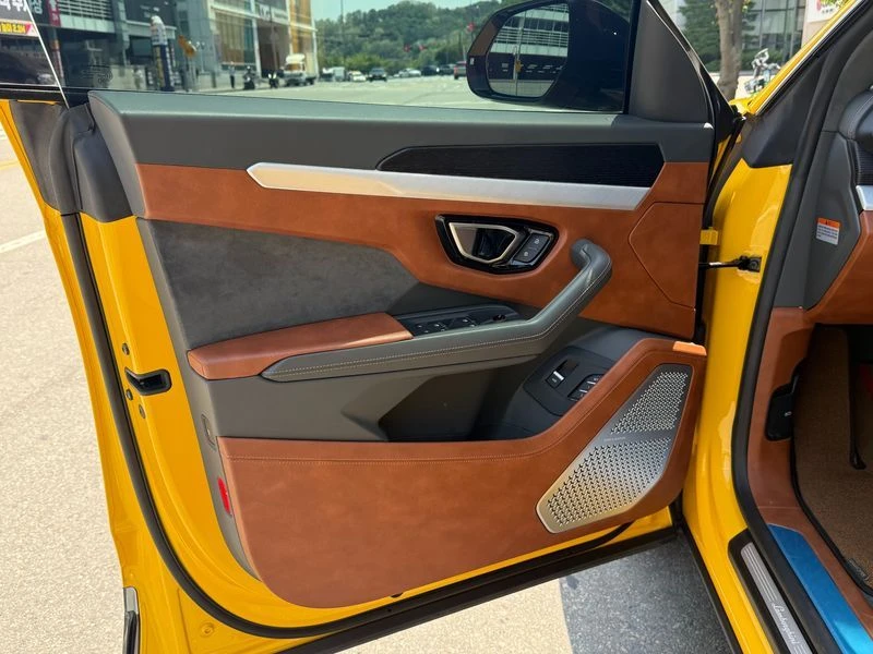 Lamborghini Urus 4.0 V8| 650к.с.| ВКЛ.ТЕХНОТЕСТ, снимка 8 - Автомобили и джипове - 55174658