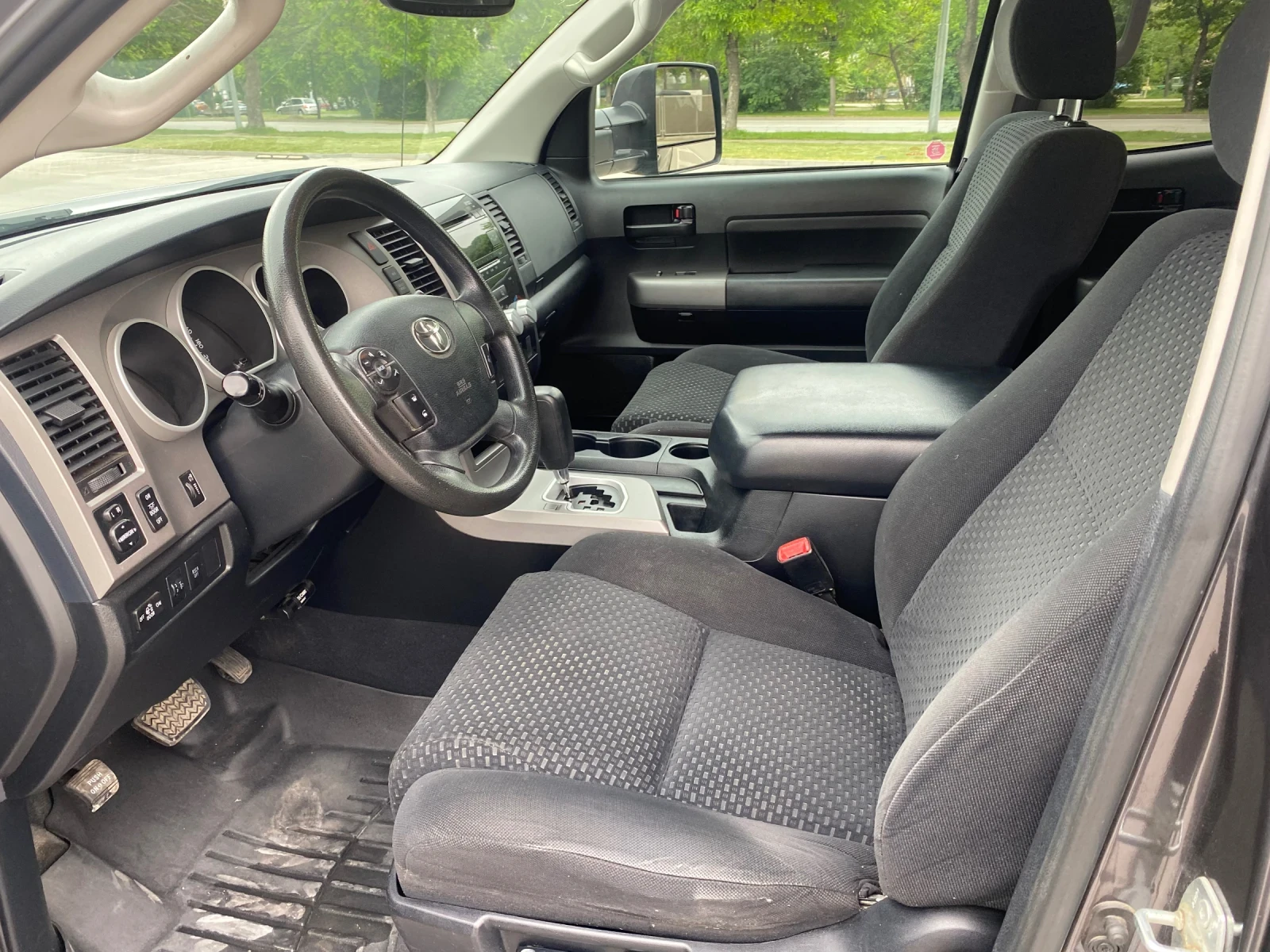 Toyota Tundra 5.7 SR5 - изображение 10