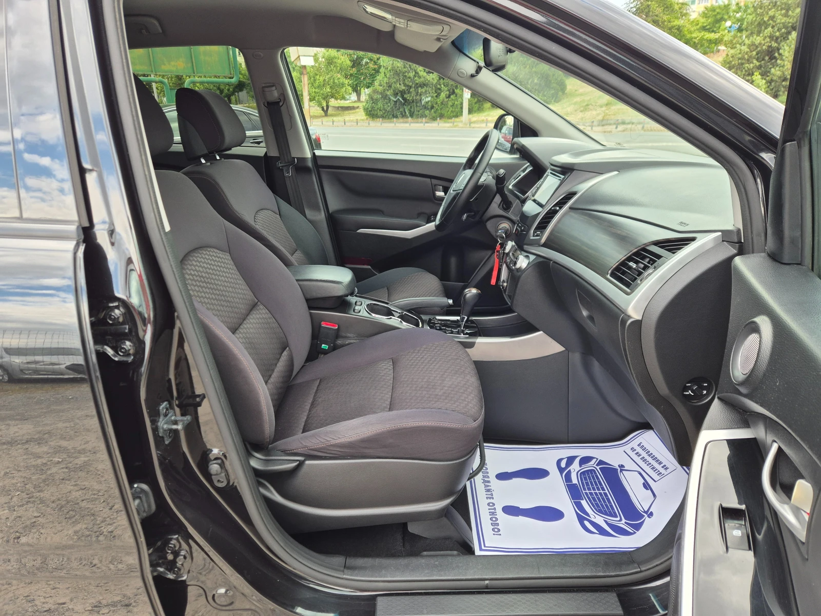 SsangYong Korando 2.0d Автомат - изображение 9