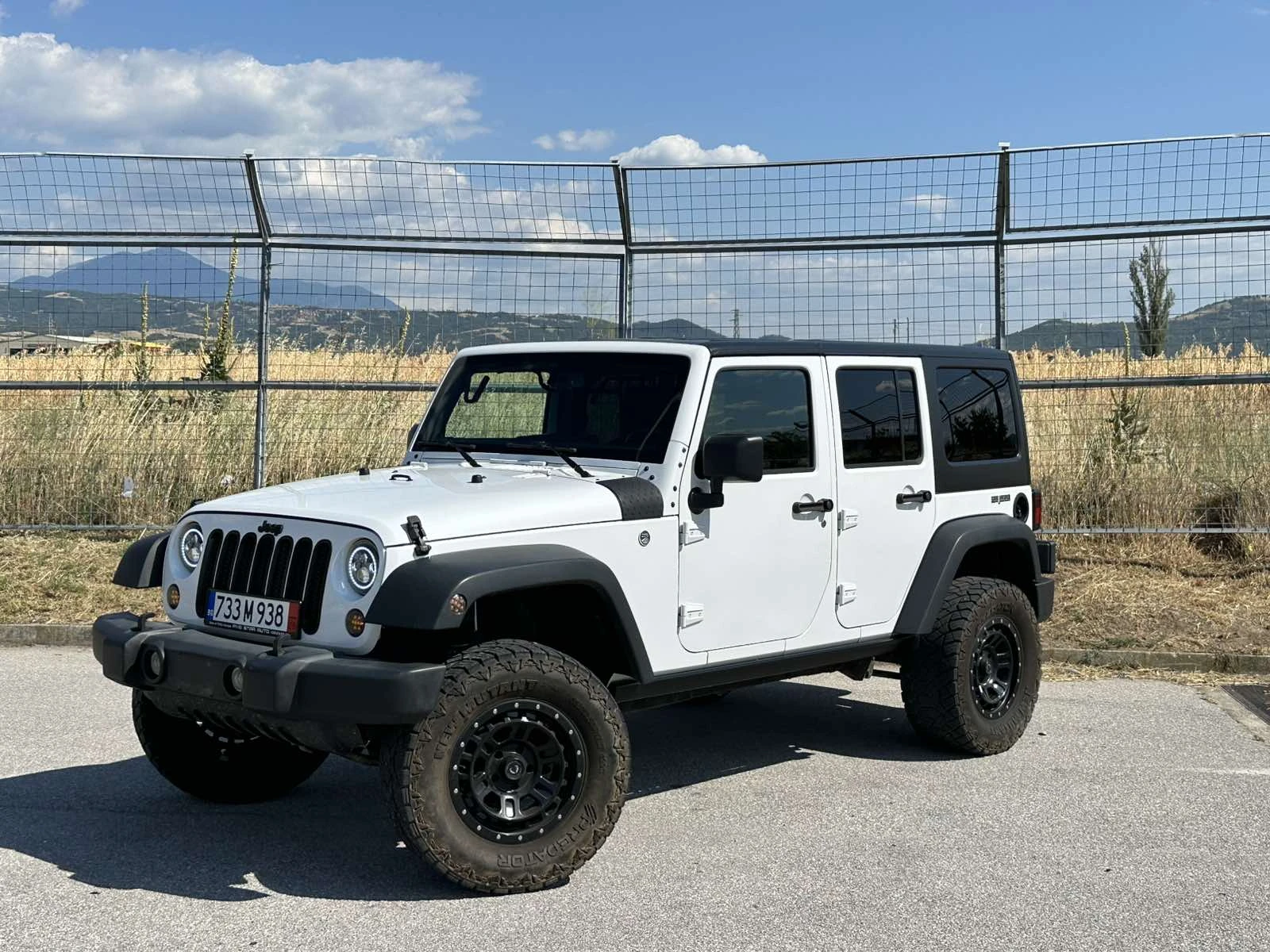 Jeep Wrangler Unlimited Sahara 3.6 - изображение 2