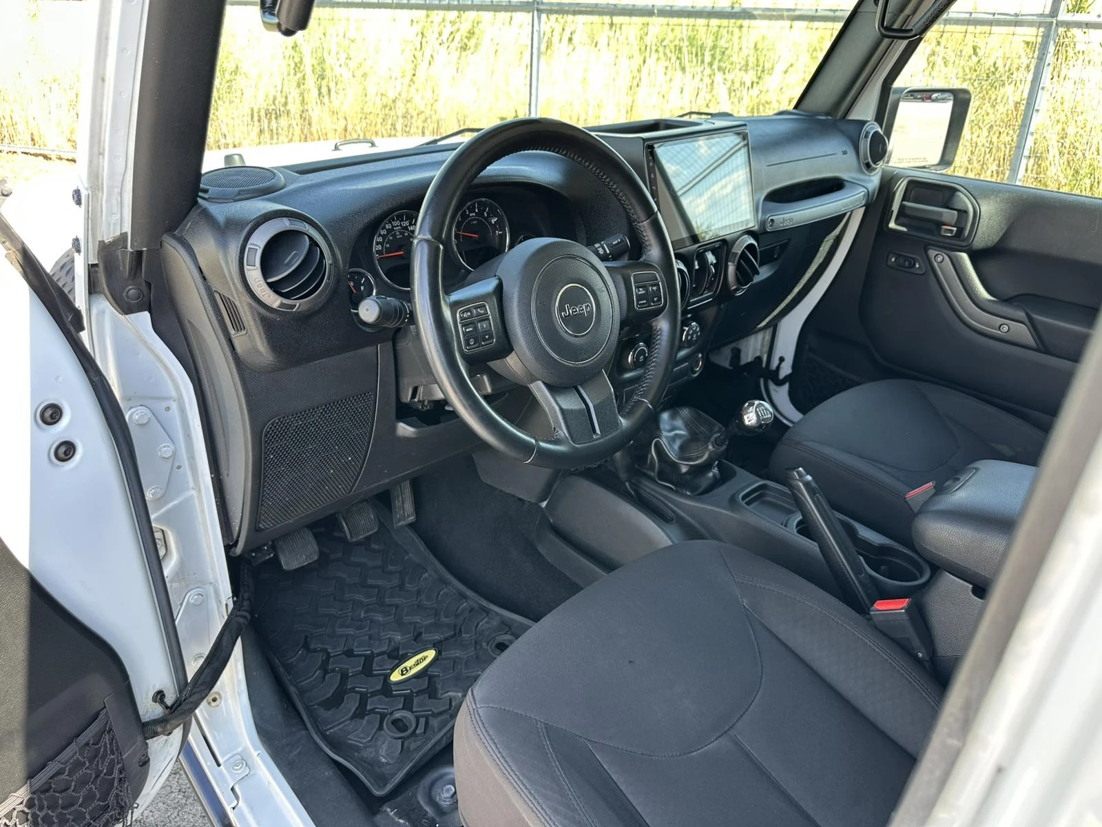 Jeep Wrangler Unlimited Sahara 3.6 - изображение 7