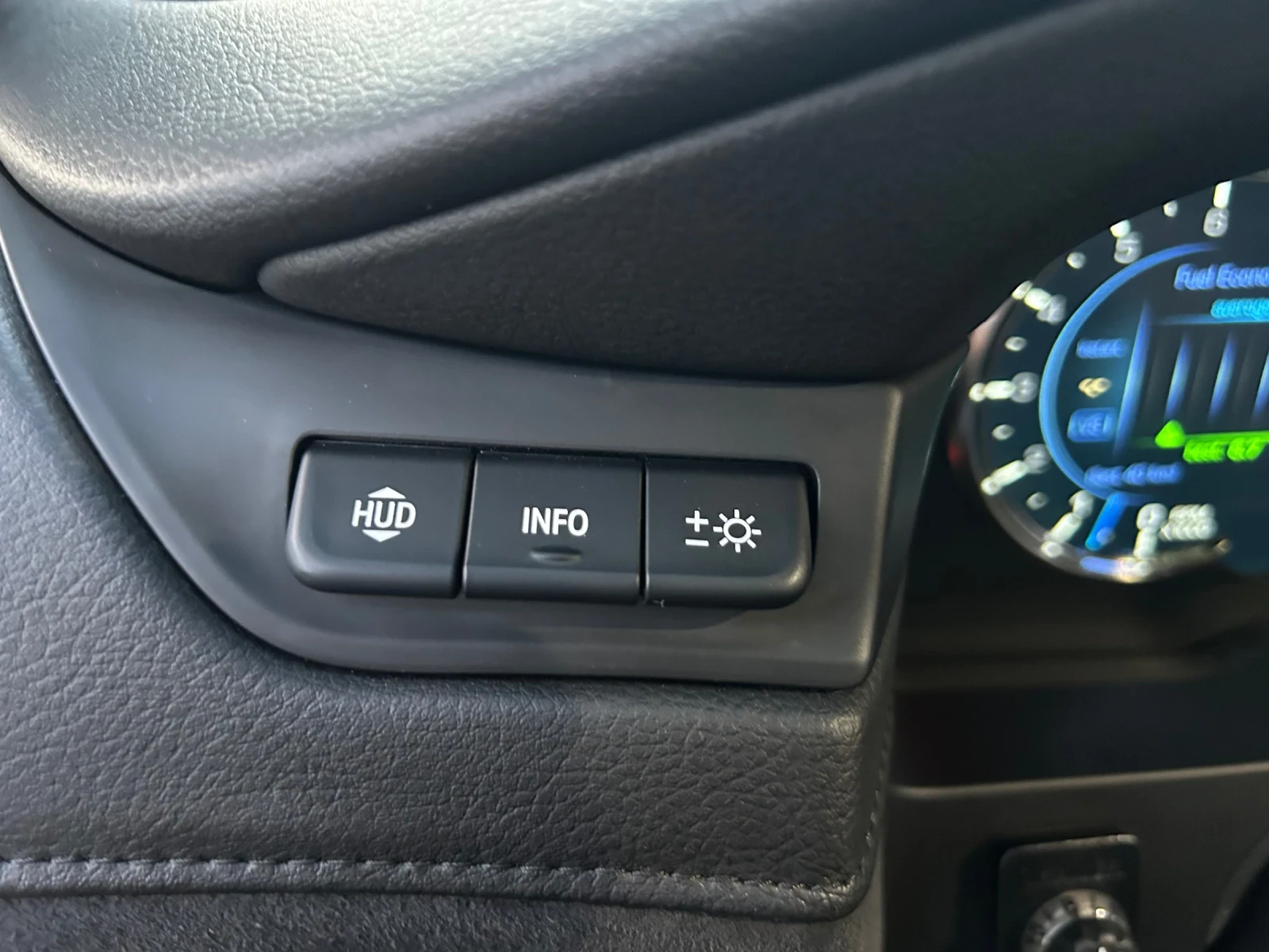 Cadillac Escalade  - изображение 7
