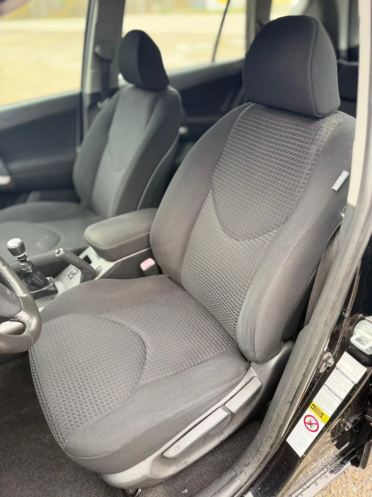 Toyota Rav4 2.2д4д - изображение 8