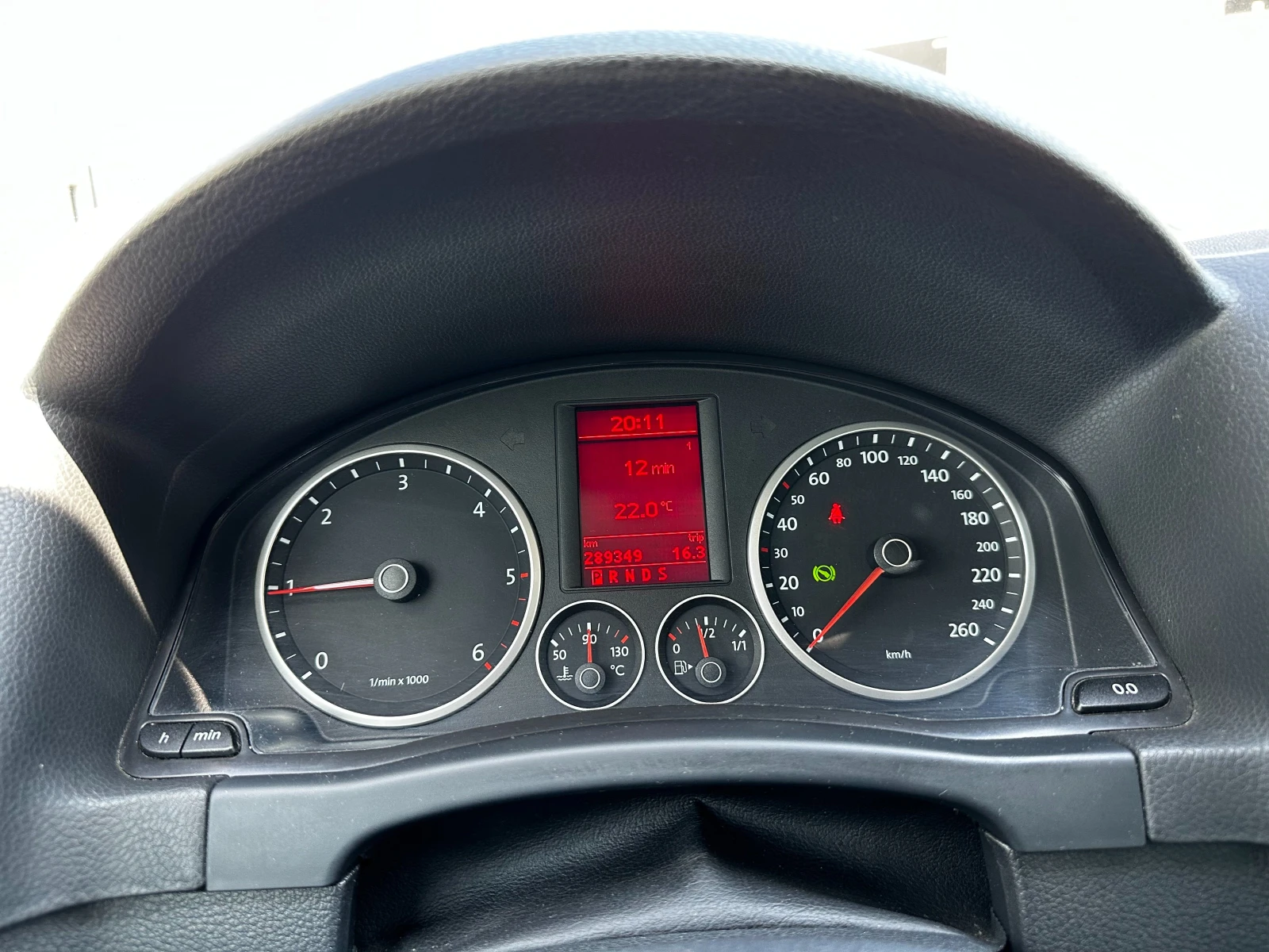 VW Tiguan, снимка 16 - Автомобили и джипове - 54748518