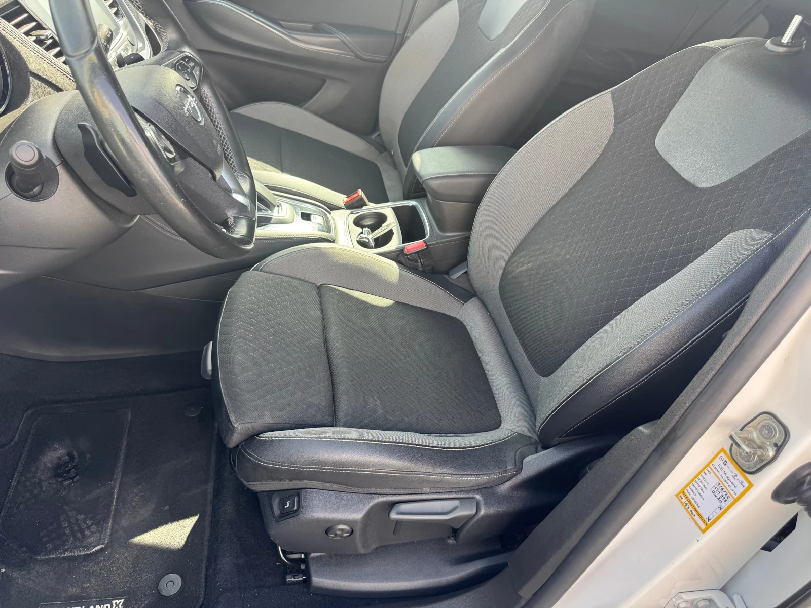 Opel Grandland X 1.6T AWD PHEV 300hp* 139000km* 2022г* ЛИЗИНГ* ТОП, снимка 12 - Автомобили и джипове - 55878315