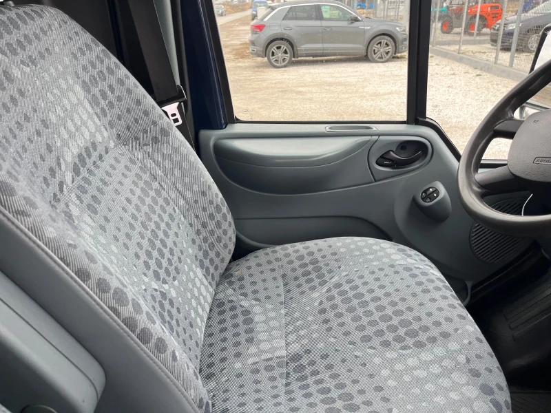 Ford Transit 2.2D, снимка 11 - Бусове и автобуси - 48256118