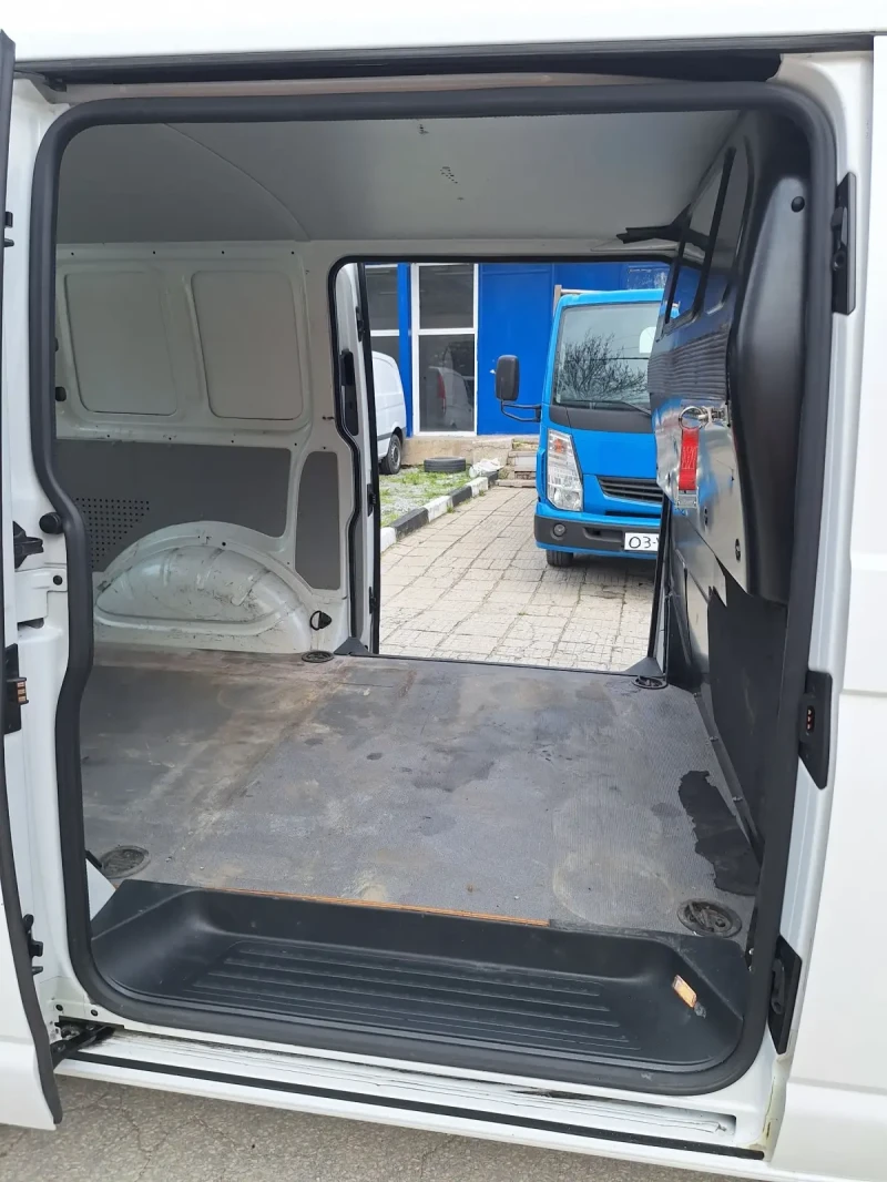 VW Transporter 2.0-204к.с.4-MOTION4x4 Швейцария -НА ХОД.ЕВРО-В6В, снимка 6 - Бусове и автобуси - 50297831