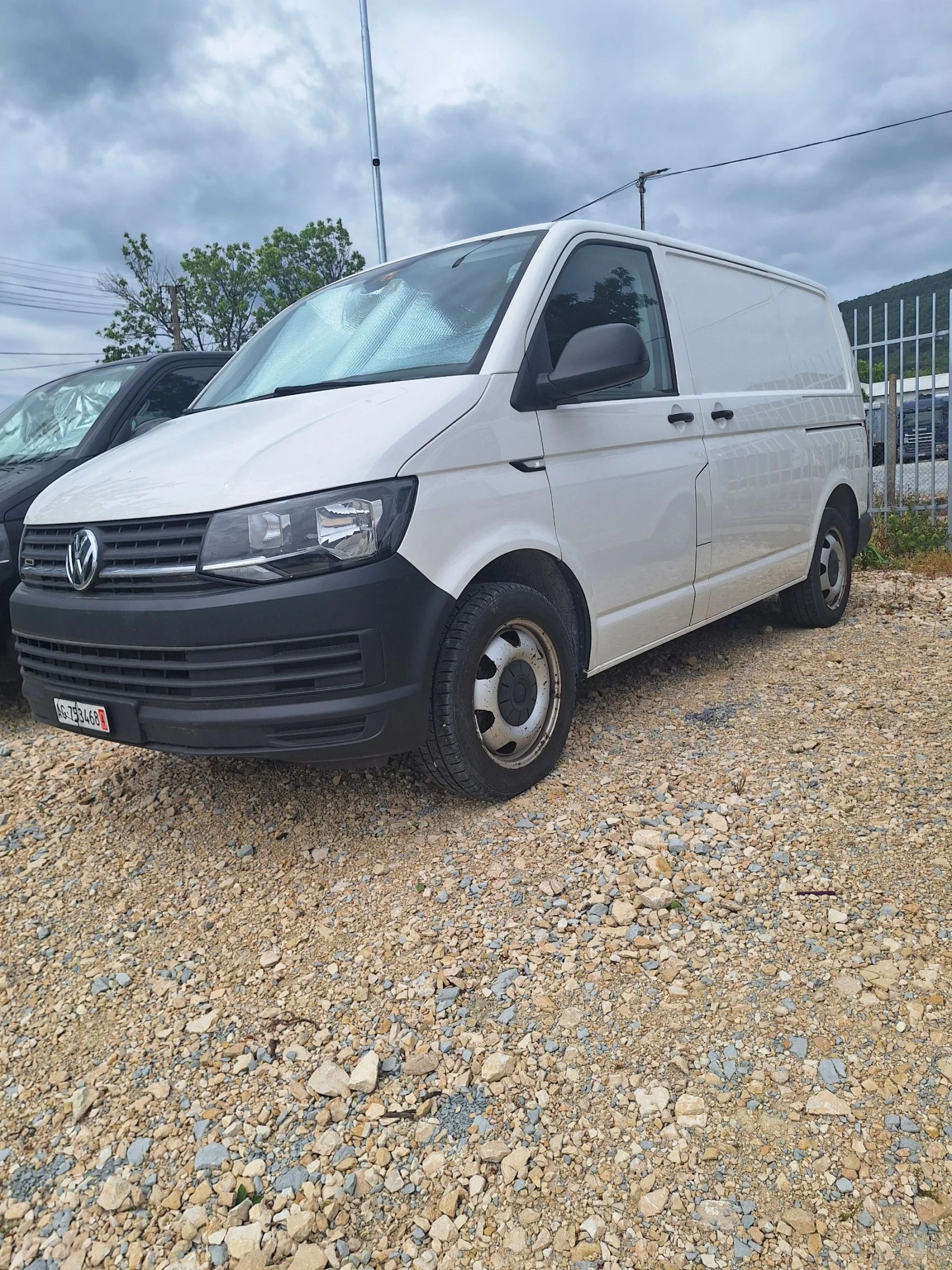 VW Transporter 2.0-204к.с.4-MOTION4x4 Швейцария -НА ХОД.ЕВРО-В6В, снимка 2 - Бусове и автобуси - 50297831