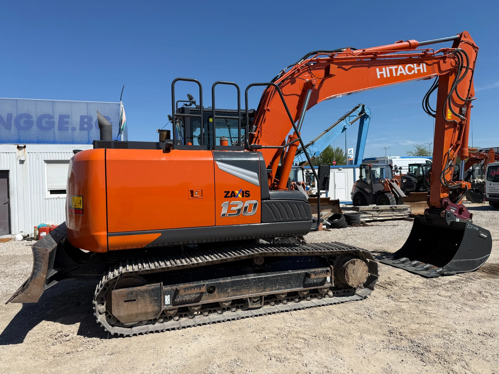 Багер Hitachi ZX 130-7, снимка 13 - Индустриална техника - 54414413